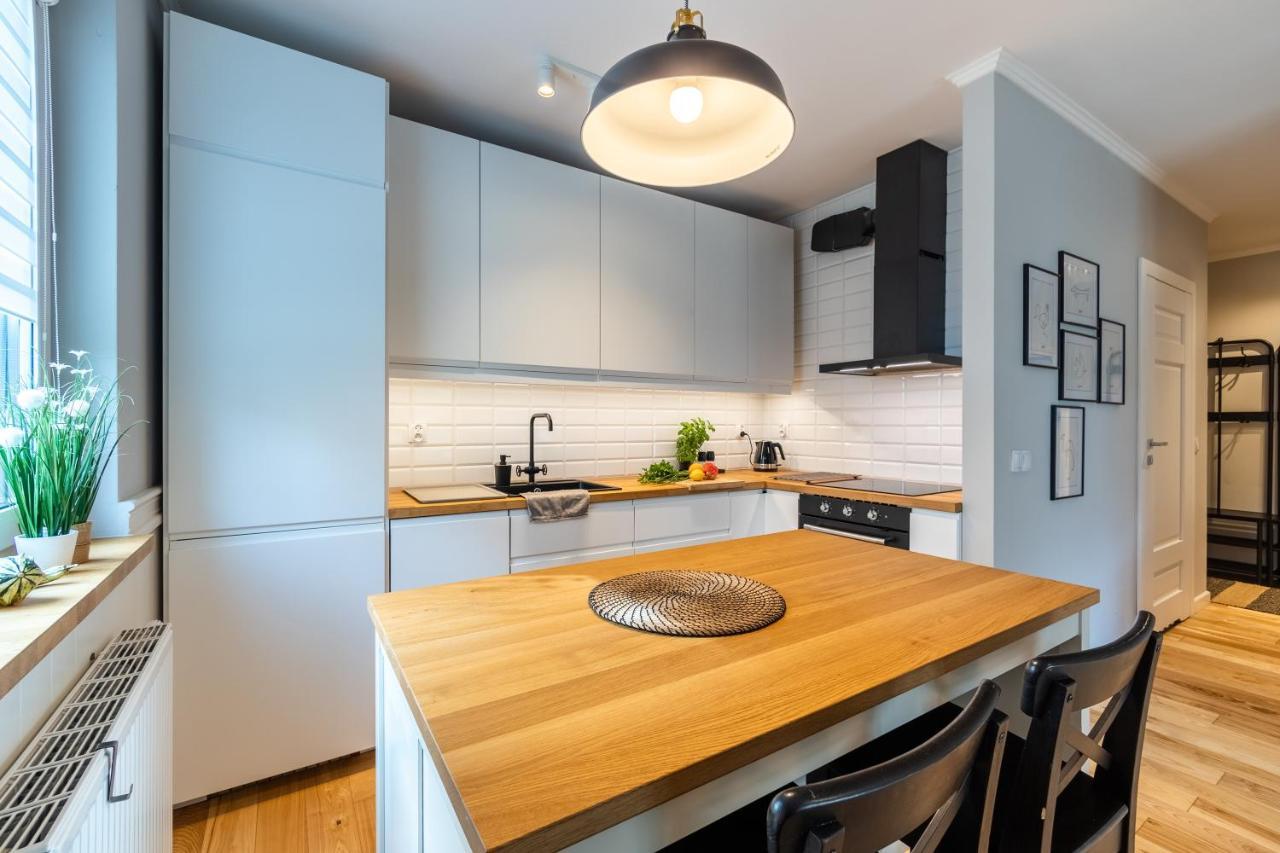 Komfortowy Apartament Z Parkingiem วรอตซวาฟ ภายนอก รูปภาพ